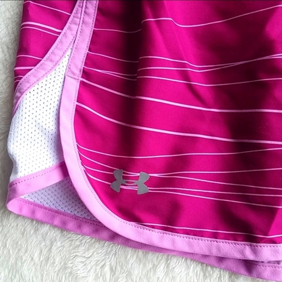 Under Armour Pants - Under Armour M pink patterned shorts